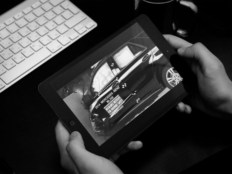 mercedes-benz-rescue-card-viral-video-thumbnail